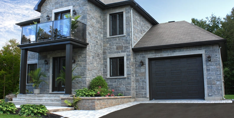Modèle de porte de garage St-Jean-sur-Richelieu.