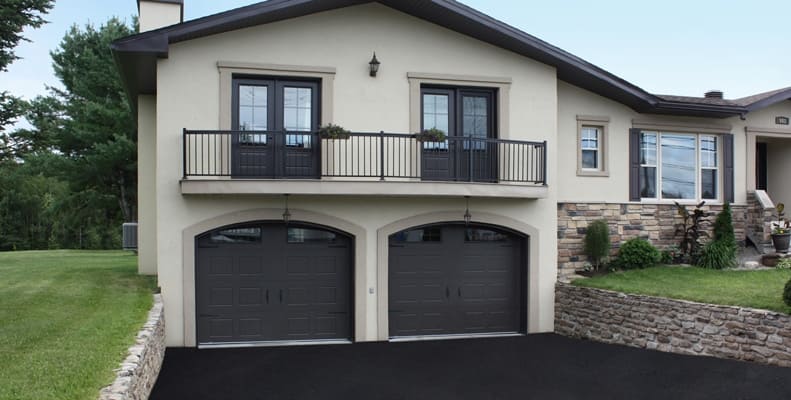 modele-porte-garage-16-chateauguay
