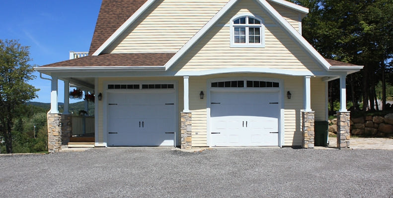 modele-porte-garage-18-chateauguay