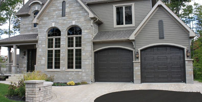 modele-porte-garage-21-st-hyacinthe