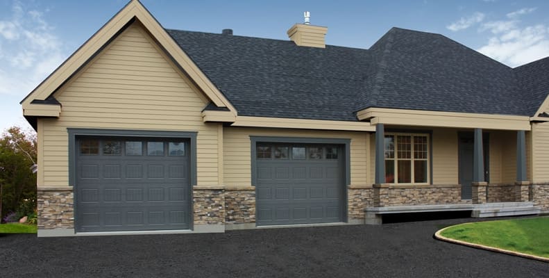 modele-porte-garage-4-chateauguay