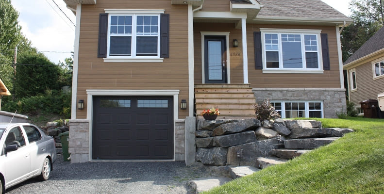 modele-porte-garage-8-st-hyacinthe