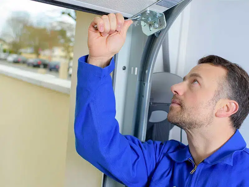 Entretien de porte de garage Brossard.